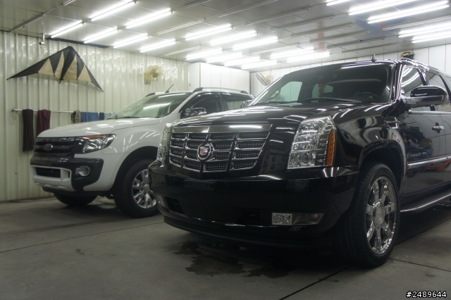 雙硬漢 Ford Ranger vs Cadillac Escalade
