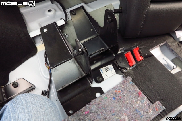 大蟒 Mondeo MK4 ISOFIX 最完整安裝(正副駕的後座都有)