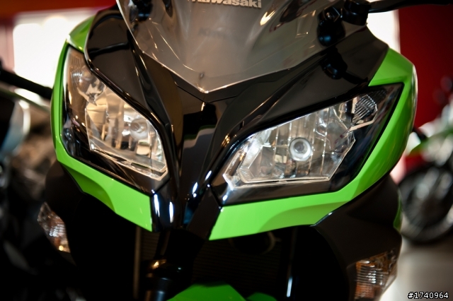 Kawasaki Ninja Z1000SX 開箱!! [警告：圖多慎入]