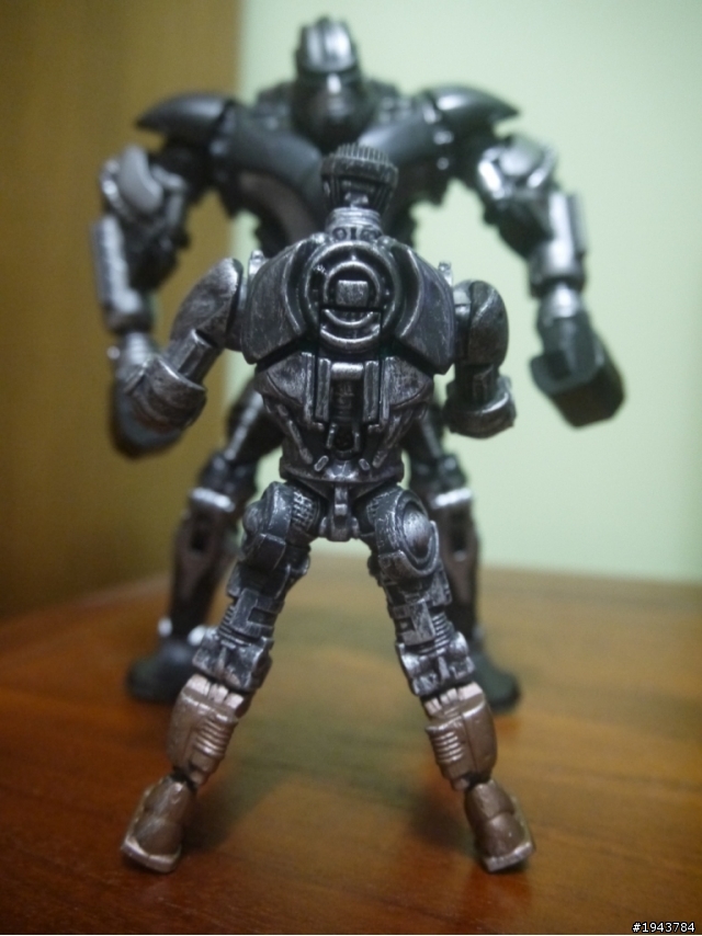 鋼鐵擂台(Real Steel)  ZENS V.S Atom