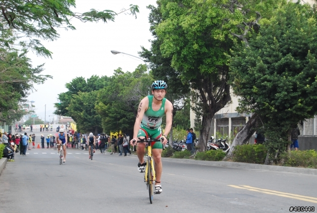 2014年3/9高雄愛河鐵人賽自行車起點出發照片