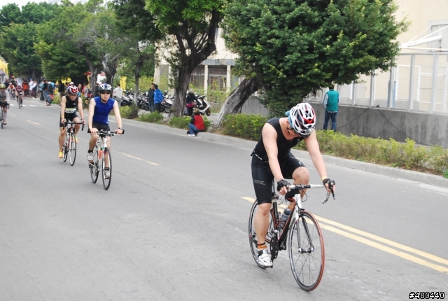2014年3/9高雄愛河鐵人賽自行車起點出發照片