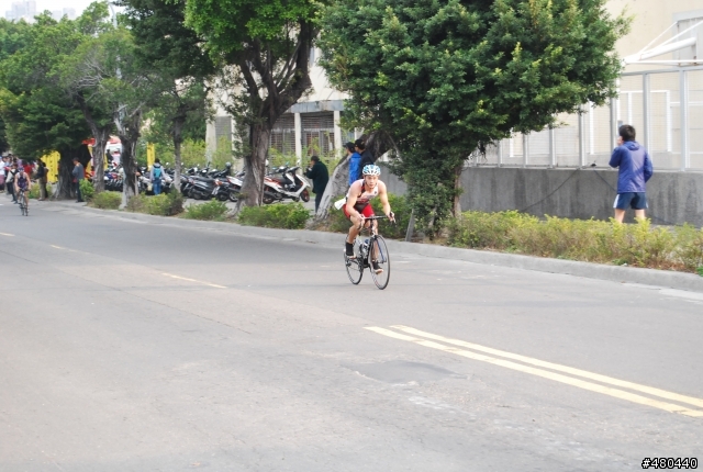 2014年3/9高雄愛河鐵人賽自行車起點出發照片