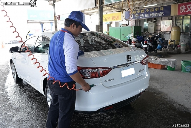 我就這樣把Luxgen的四款車MPV、SUV、S5、U6都進了水刀。