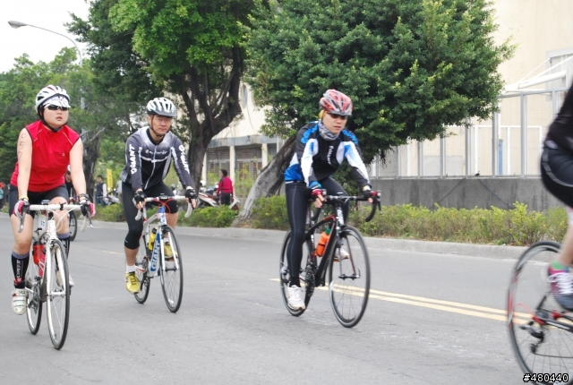 2014年3/9高雄愛河鐵人賽自行車起點出發照片