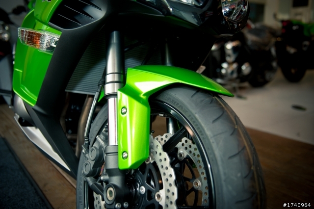Kawasaki Ninja Z1000SX 開箱!! [警告：圖多慎入]