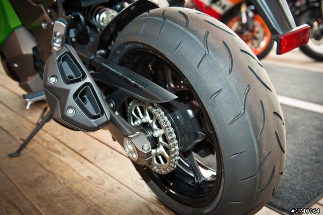 Kawasaki Ninja Z1000SX 開箱!! [警告：圖多慎入]