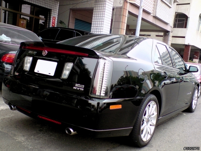 稀有的猛獸Cadillac STS-V