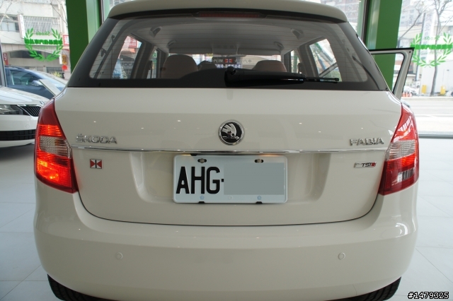 正2014年 SKODA FABIA 1.2TSI～開箱文