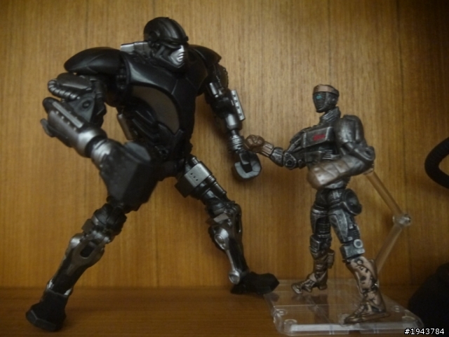鋼鐵擂台(Real Steel)  ZENS V.S Atom