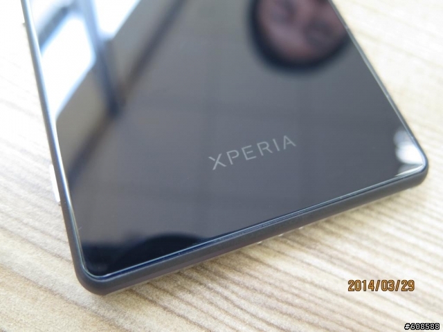 SONY Z2 背面鋼化玻璃開箱，還挺滿意的~