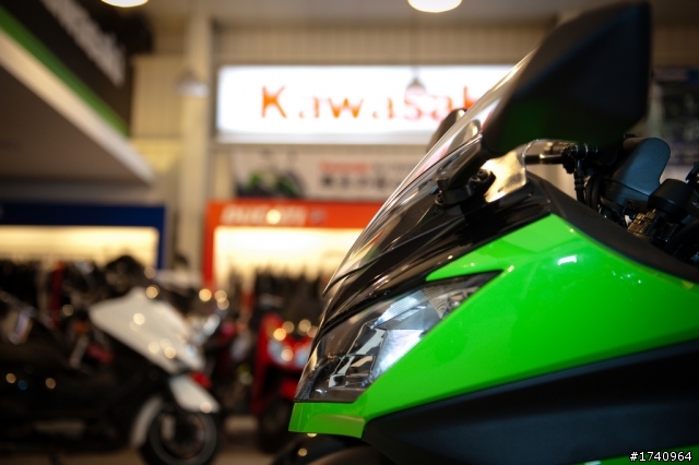 Kawasaki Ninja Z1000SX 開箱!! [警告：圖多慎入]
