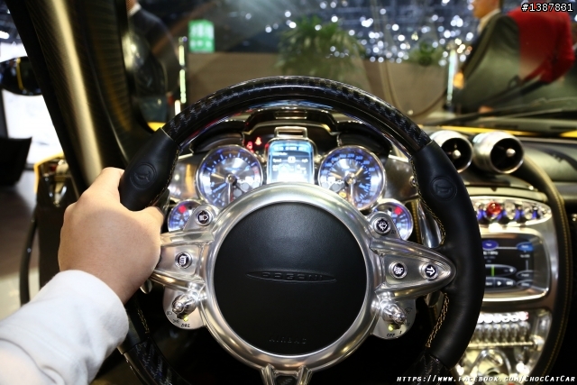 義大利精品超跑 Pagani Huayra& Zonda Revolucion圖多分享