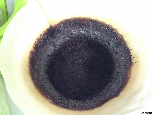 可以請大家幫我看一下手沖完的咖啡泥嗎？(4/9更新，porlex mini調教後)