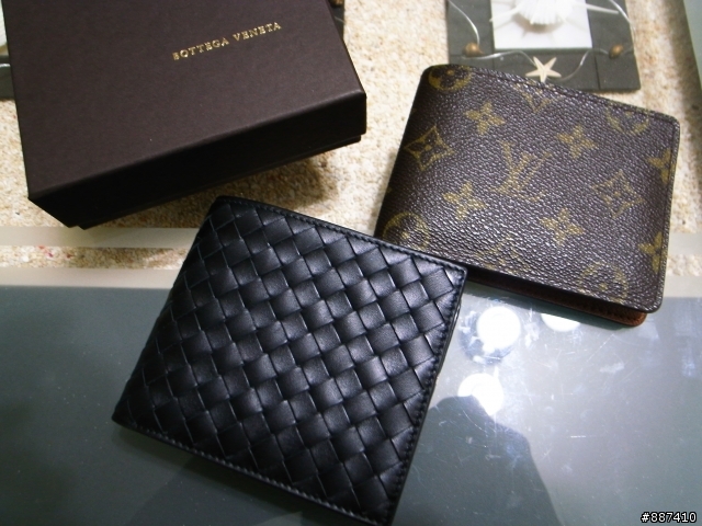 [開箱] Bottega Veneta 八卡短夾 BV