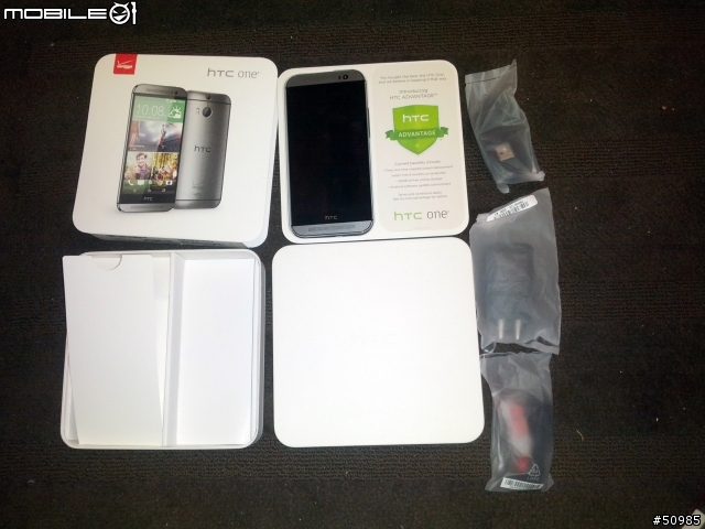 [簡單開箱] HTC One M8  - 新增 Dot View Cover開箱