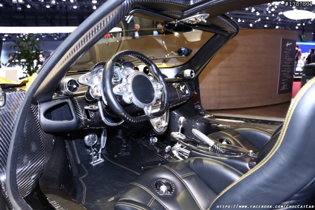 義大利精品超跑 Pagani Huayra& Zonda Revolucion圖多分享