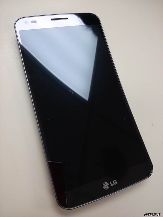 [開箱]裸機者最愛 彎曲螢幕背蓋防刮LG G Flex初登場