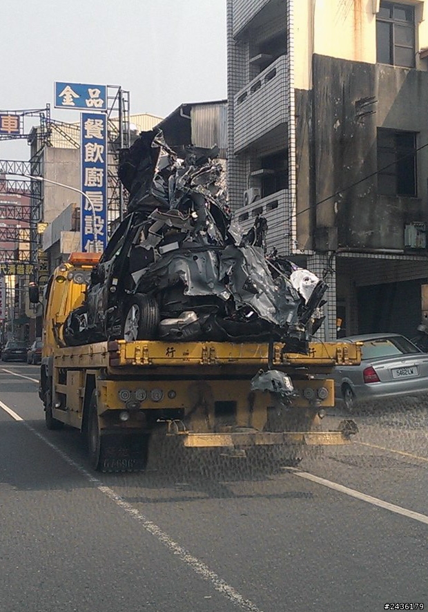 誰能告訴我這是發生什麼事情 ??