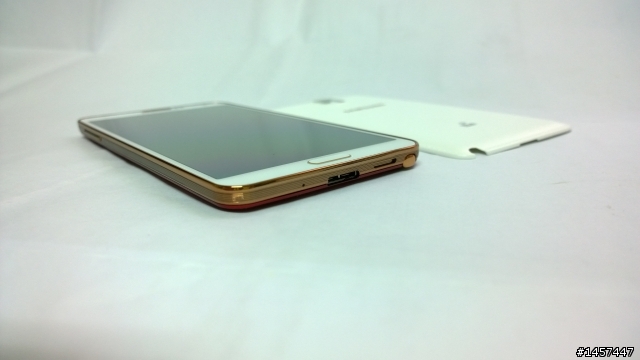 NOTE 3 玫瑰金(新增白機)+ 原廠潮牌背蓋(個性紅)