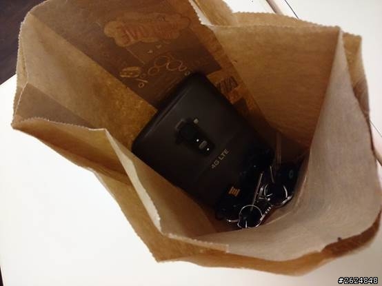 [開箱]裸機者最愛 彎曲螢幕背蓋防刮LG G Flex初登場