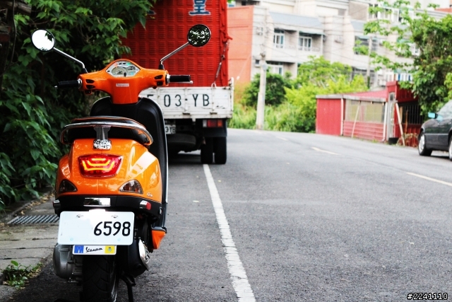 LT125開箱分享 (賽車橘）