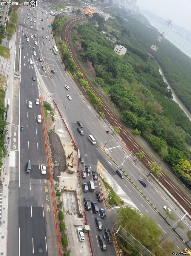 [2015.9.17 照片更新] 淡金路(登輝大道) 輕軌工程進度