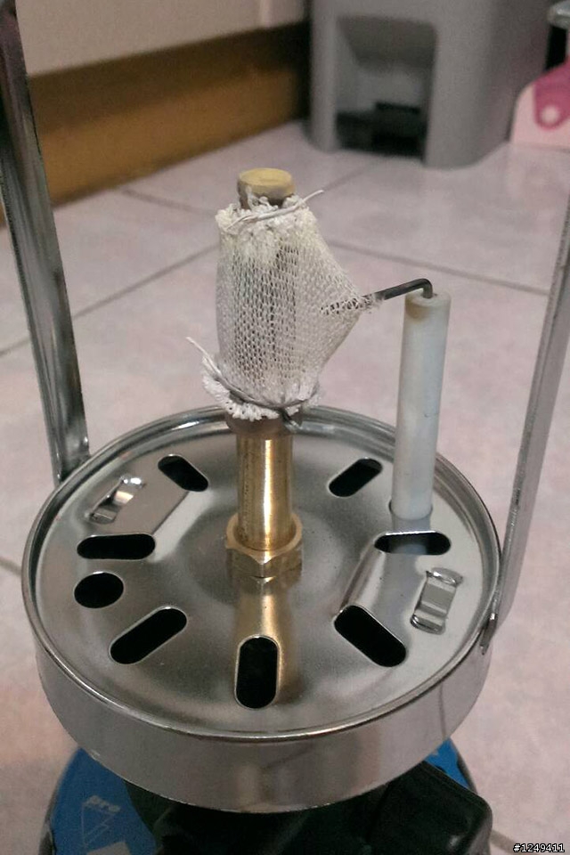 請問瓦斯燈使用方式（一直會有火焰）