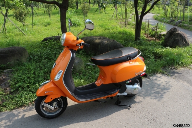 LT125開箱分享 (賽車橘）