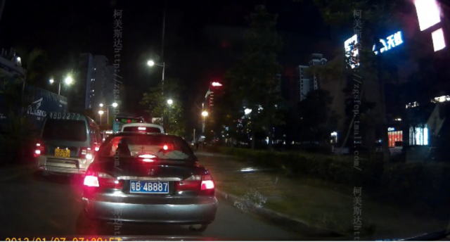 請幫忙看看此款安霸A7行車記錄器廣告照片的真實性 !