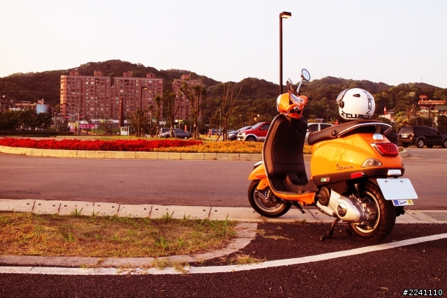LT125開箱分享 (賽車橘）