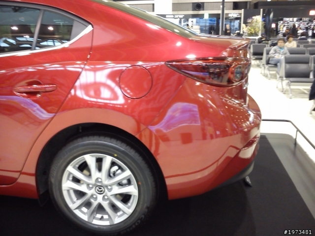 四門版 Narita Airpore 新世代 日規 Mazda AXELA (馬3)