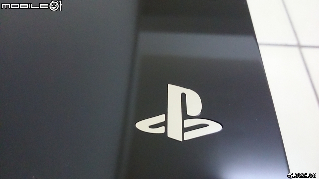 入手了！ＰＳ４簡單開箱！