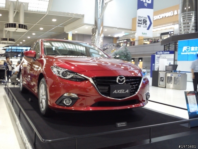 四門版 Narita Airpore 新世代 日規 Mazda AXELA (馬3)