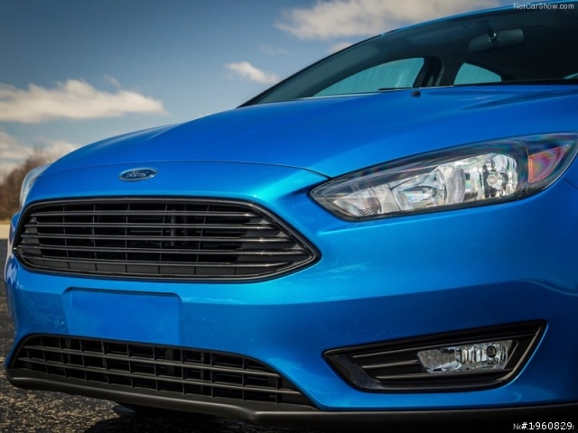 2015 ford focus sedan 4D版的MK3.5還蠻帥的 台福快點上吧..