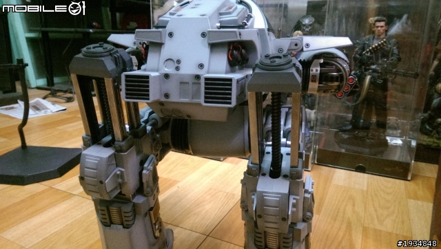 開箱~~~ Hot Toys 機器戰警 ED-209 ~^^~