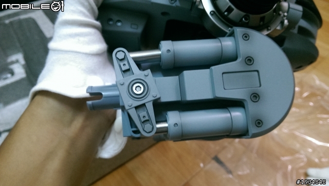 開箱~~~ Hot Toys 機器戰警 ED-209 ~^^~