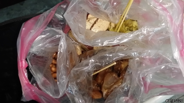 寧夏夜市超人氣滷味攤，寧夏路民生西路口超人氣滷味攤