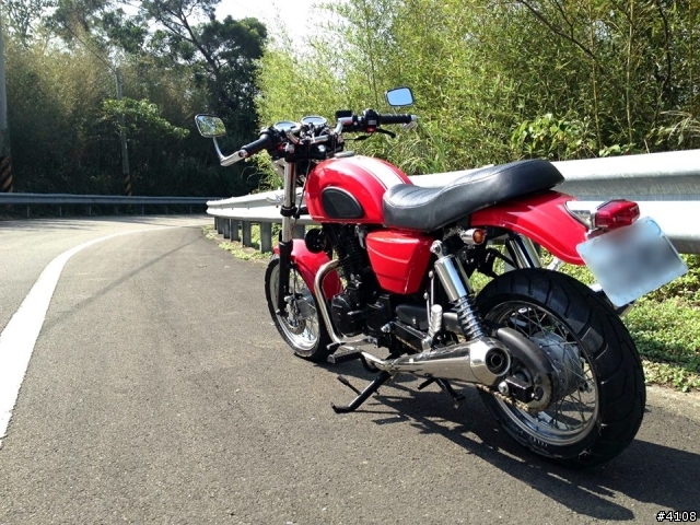輕巧暢快的都市遊俠 - KTM Duke 200
