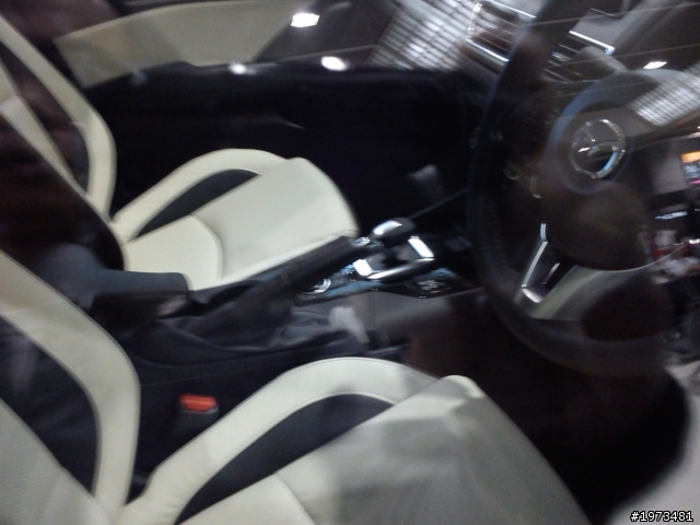 四門版 Narita Airpore 新世代 日規 Mazda AXELA (馬3)