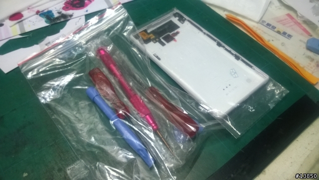 Nokia Lumia 720 換殼(背蓋)分享