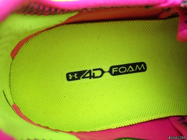 [開箱] 信仰科學的慢跑鞋-UNDER ARMOUR CHARGE RC 2