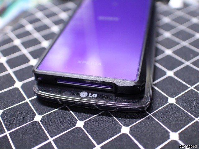 4月6號 更新 紫色 Z1 比較 LG  G PRO2 黑色 開箱 NOTE3 SONY Xperia V 的 螢幕 比較心得 圖很多
