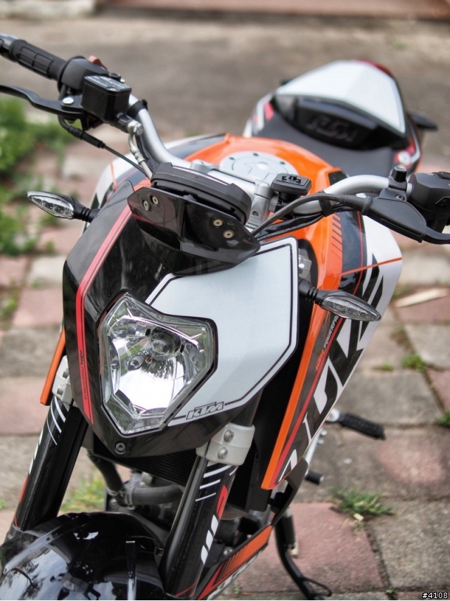 輕巧暢快的都市遊俠 - KTM Duke 200