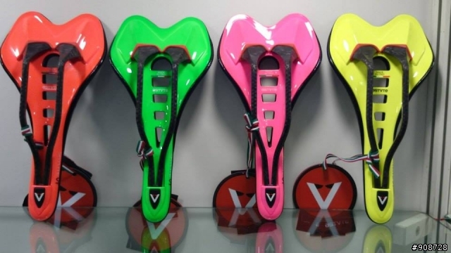 [遲來的開箱]義大利老鷹carrera veleno RN & 義大利astute手工座墊