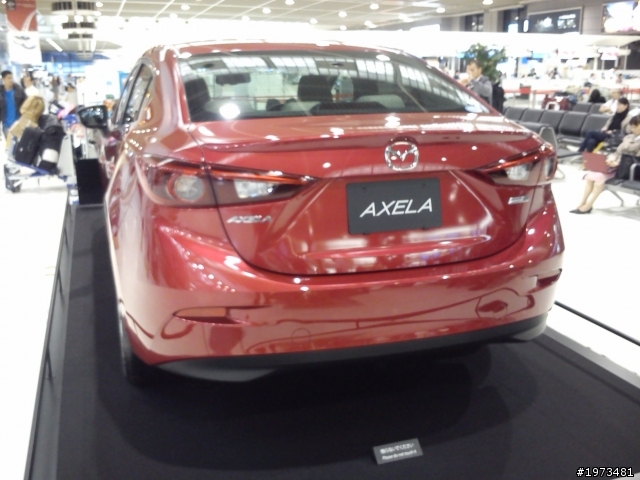 四門版 Narita Airpore 新世代 日規 Mazda AXELA (馬3)
