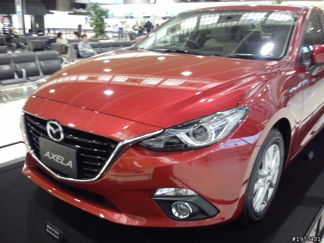 四門版 Narita Airpore 新世代 日規 Mazda AXELA (馬3)