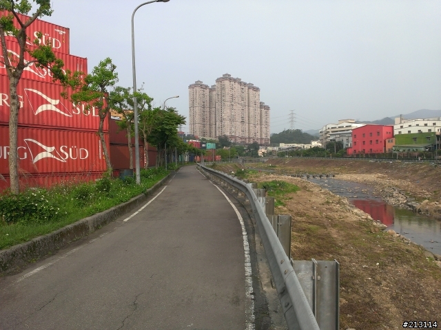 汐止摩天鎮到五堵火車站河濱車道