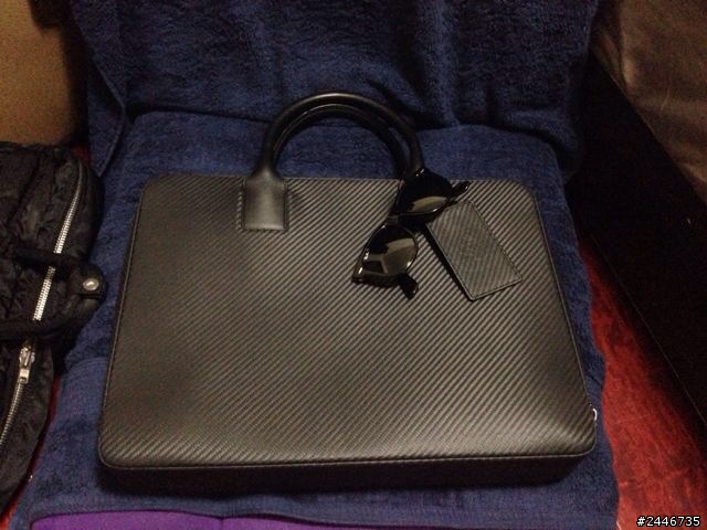 揮別青澀的戀愛世代，新包入手，Dunhill Chassis Single zip Briefcase