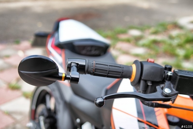 輕巧暢快的都市遊俠 - KTM Duke 200